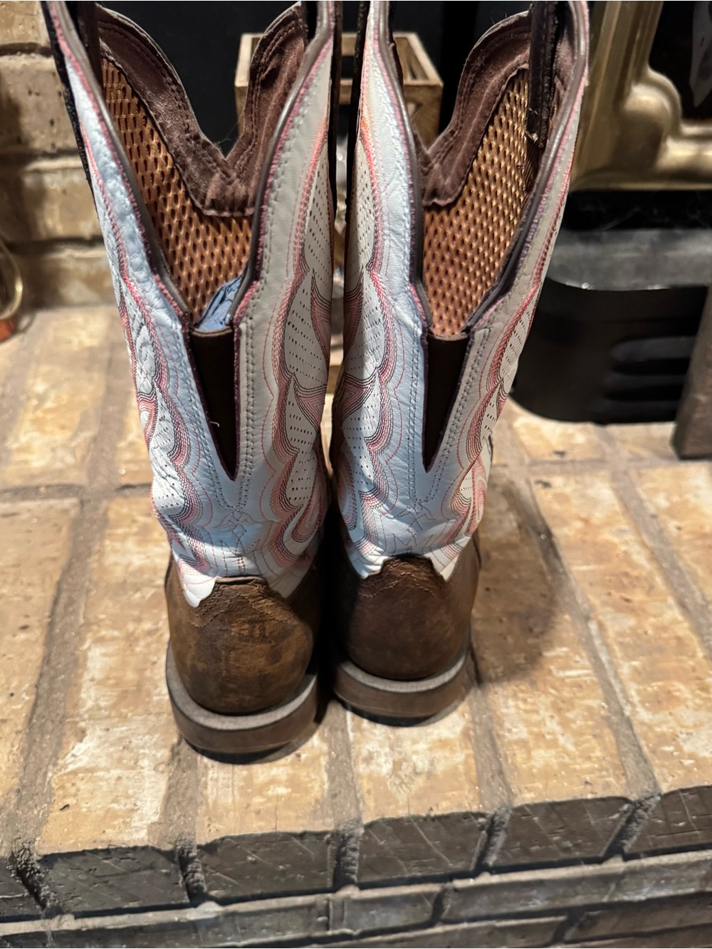 Ladies square toe boot - Picture 2 of 4